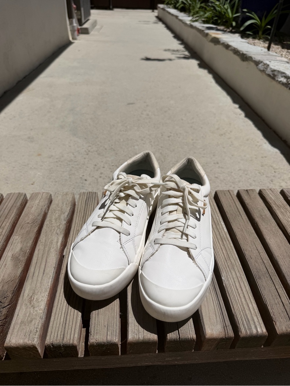 Dr. Scholl’s White Platform Sneakers